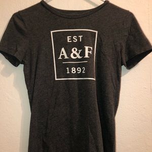 Abercrombie and Fitch tee 🦋